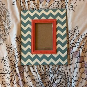 ⭐️2 for $15 ⭐️ Chevron Picture Frame